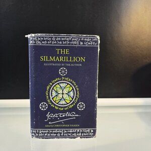 Silmarillion Illustrated by the Author : Illustrated by J. R. R. Tolkien 2022 HC